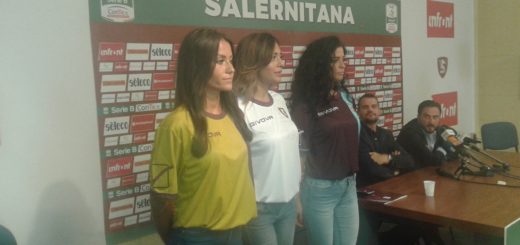 presentazione maglie 02